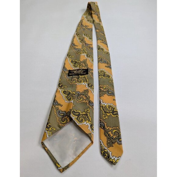 Wembley 70's Retro Paisley Necktie In Gold & Khaki Paisley Print Wash & Wear - Picture 3 of 5